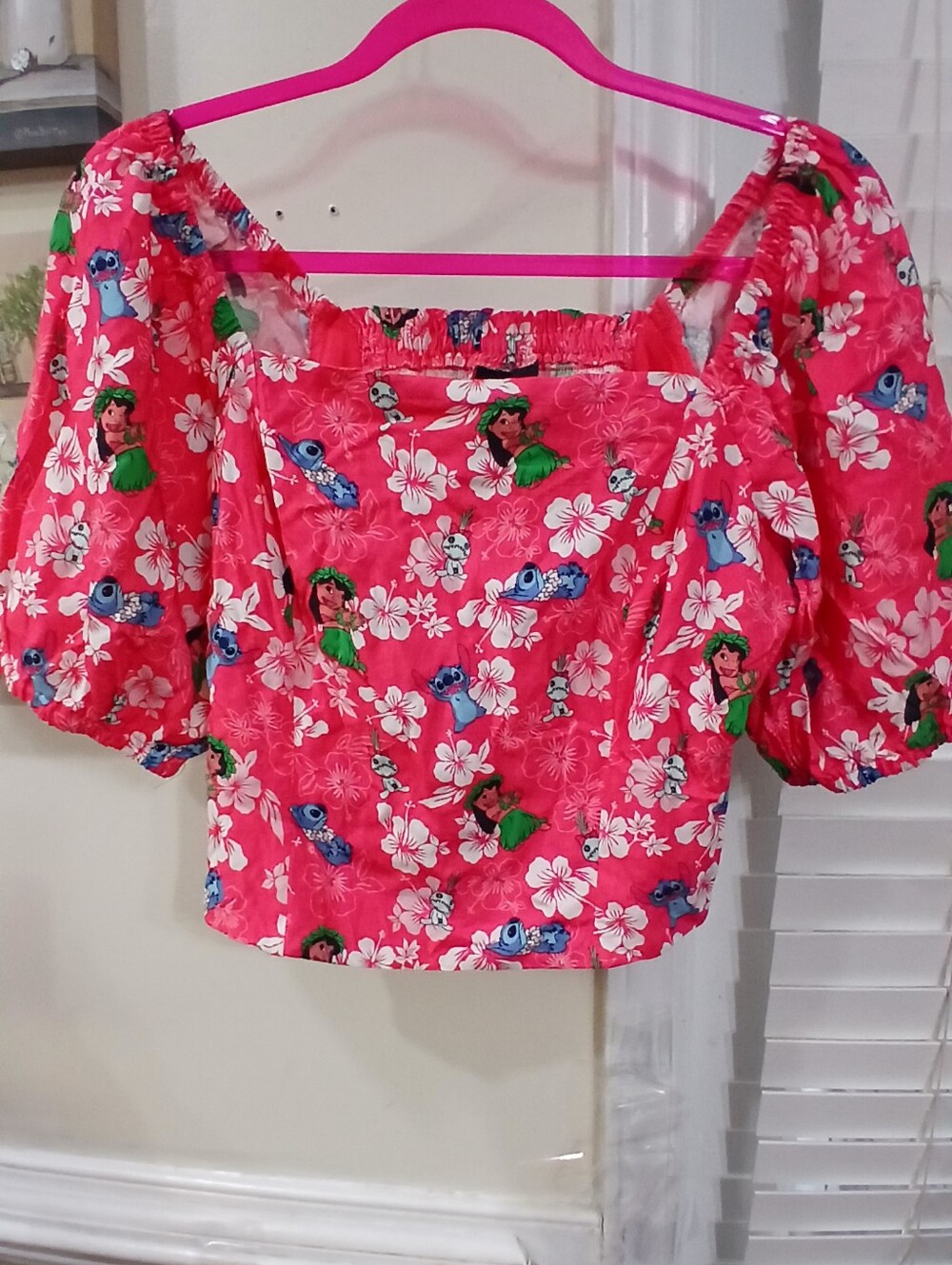 Disney BoxLunch Pink Floral Lilo Stitch Scrump Square Neck Puff Crop Top